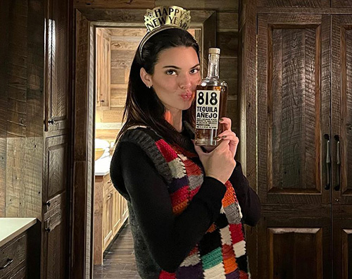 Kendall Jenner, Capodanno con Devin kendall jenner cover Kendall Jenner, Capodanno con Devin
