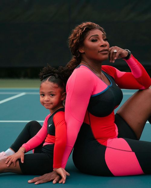 serena williams Serena Williams con Olympia sul campo da tennis