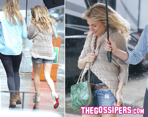 Sienna Miller sotto dalla pioggia tgsienna1 Sienna Miller sotto dalla pioggia