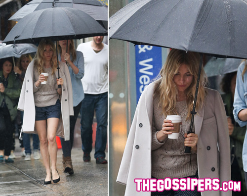 Sienna Miller sotto dalla pioggia tgsienna2 Sienna Miller sotto dalla pioggia